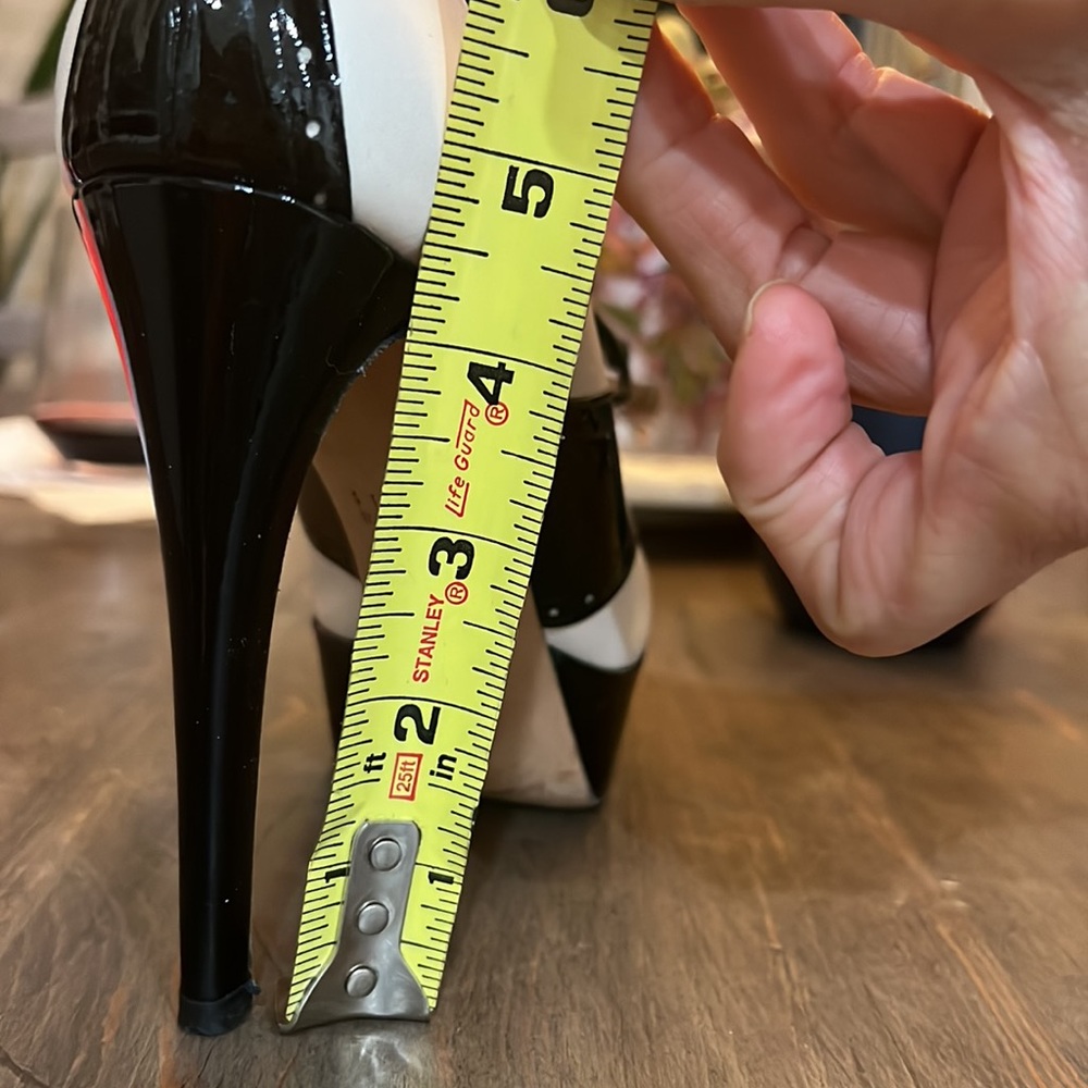 Stuart Weitzman hepcat 7 1/2 women’s heels - Picture 8 of 8